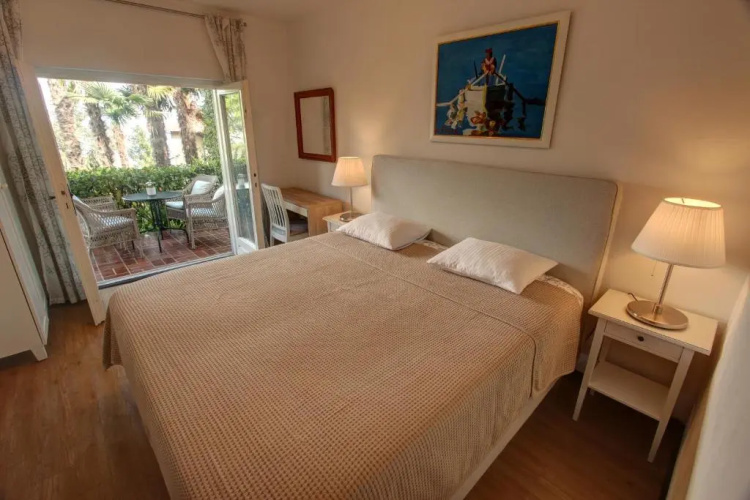 Apartments Punta Kolova