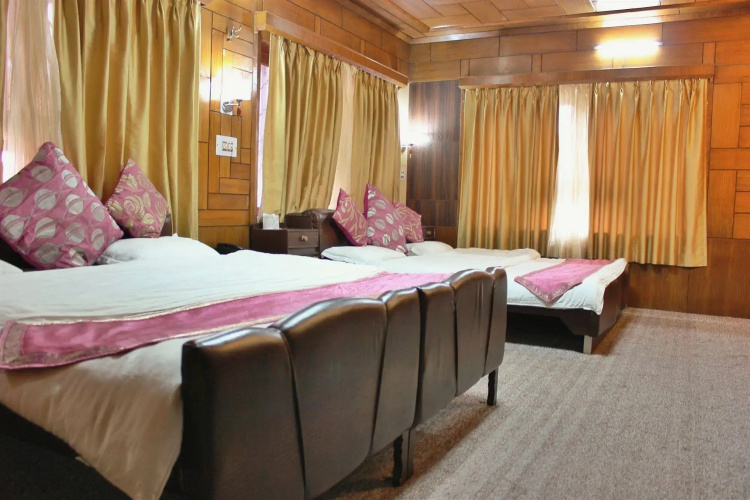 Walisons Hotel