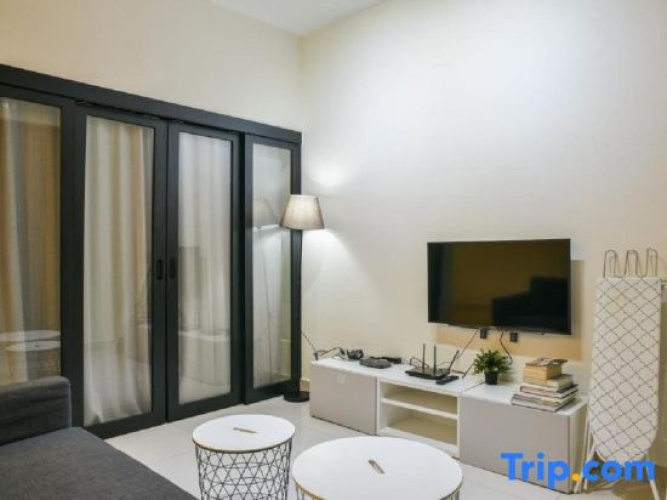 Sextuple Family Apartment