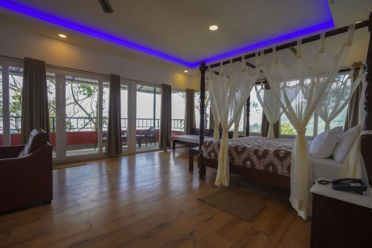 Standard room with balcony