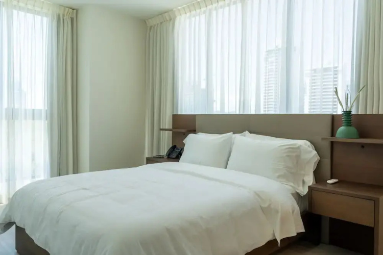 Arcadia Condo Suites