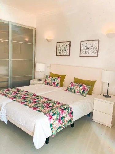 Standard Twin room with pool view