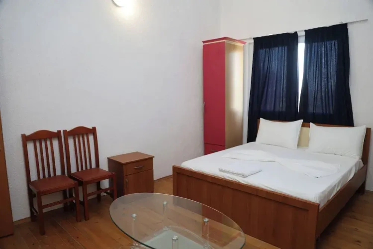 Economy Triple room