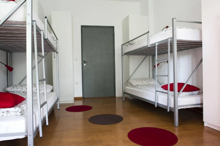 Cukrarna Hostel