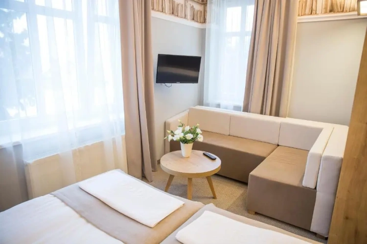 Deluxe Quadruple Family room