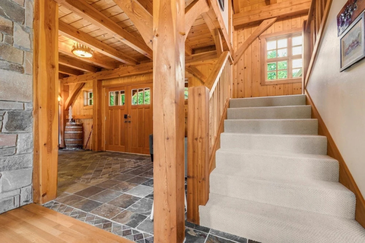 Maple Hill Lodge 3 Bedroom Home by RedAwning