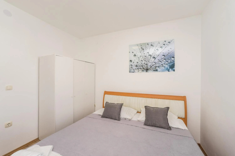 Mint, lovely apartment for 8
