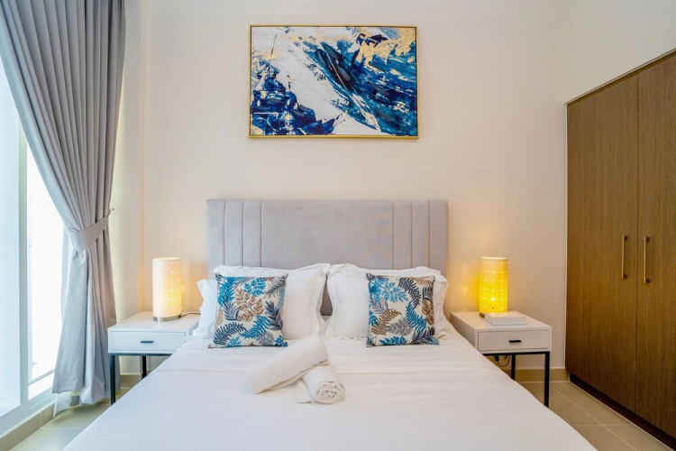 Tanin - Breathtaking Panoramic Canal Views From Balcony