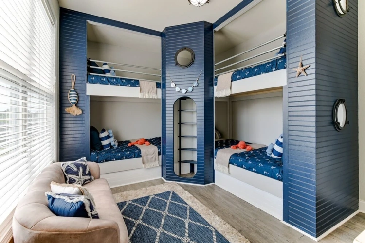 5 Bedrooms Cottage