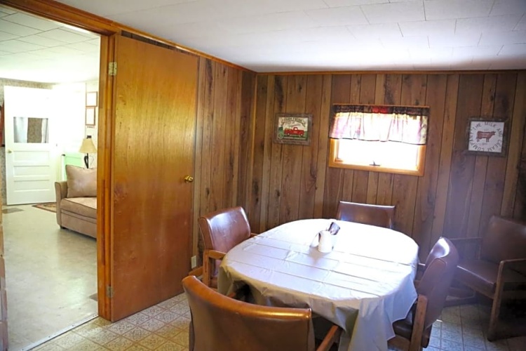 Deluxe Family Suite