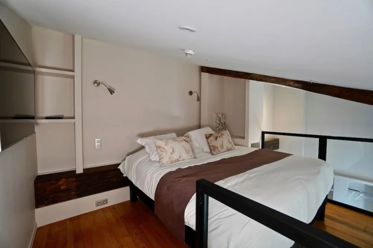 Standard Club room