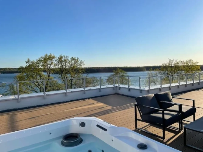 1 Bedroom Deluxe Suite with balcony and with lake view