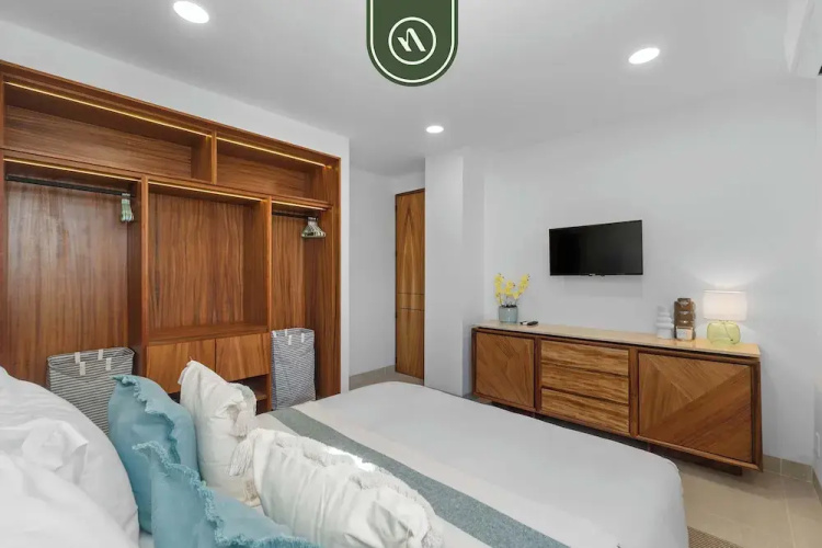 Boho 2 BR Condo - Dowtown - Rooftop Pool - Jacuzzi