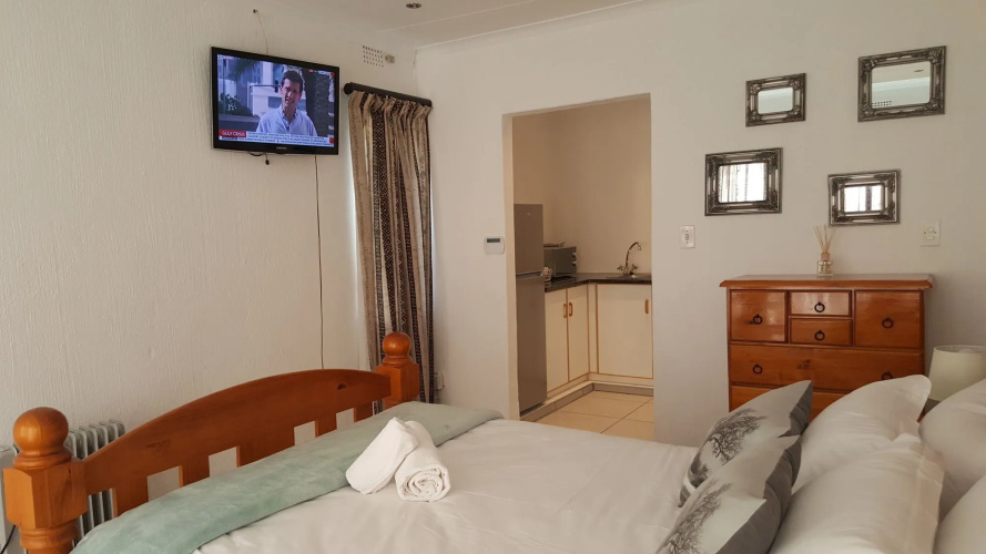 8 Ibis Lane Guest House