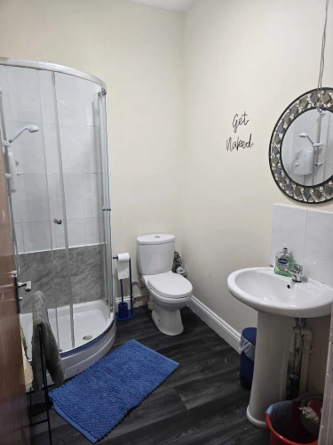 Charming Wolverhampton Apartment With Private Entrance
