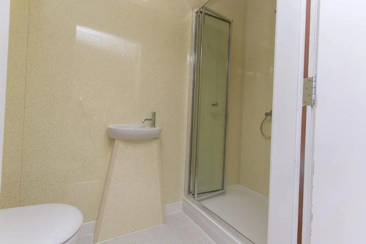 Hendy - First Floor Apartment