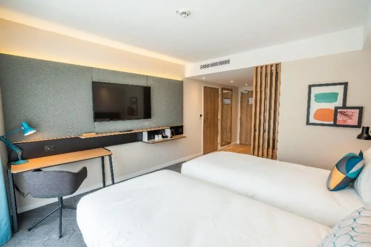 Standard Twin room with balcony