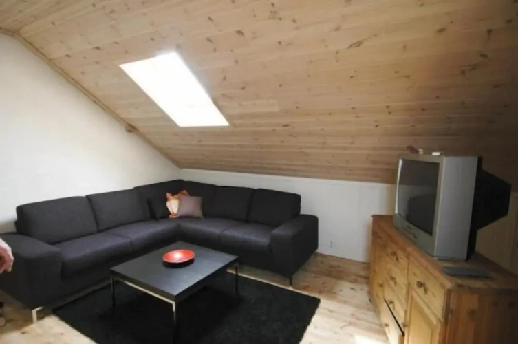 4 Bedrooms Cottage