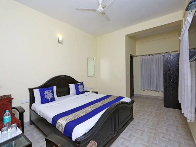 OYO 1949 Hotel Surya Garden