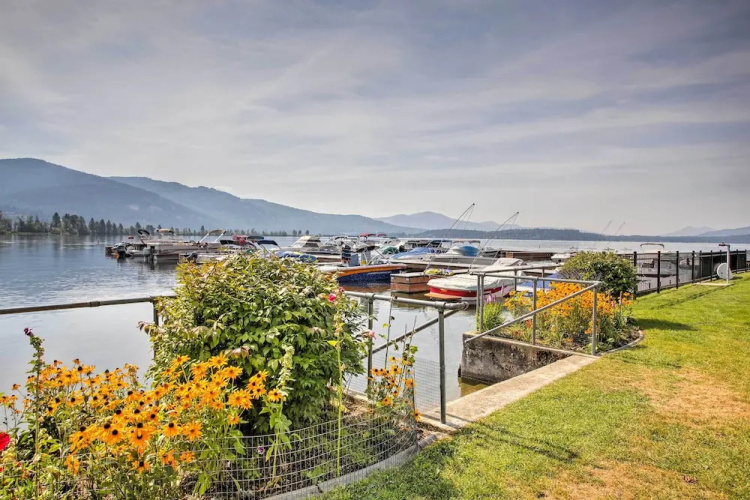 Lake Pend Oreille Condo w/ Porch & Mountain View!