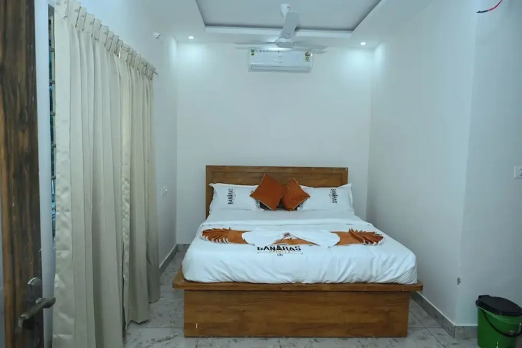 Deluxe Double room with city view