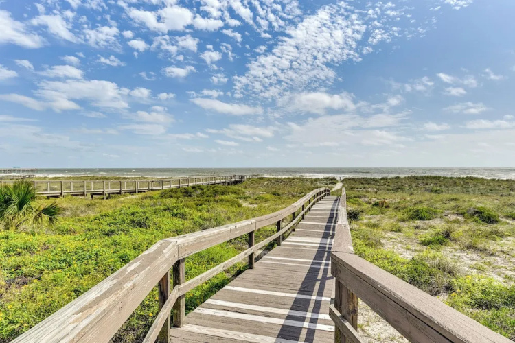 Fernandina Beach Paradise: Steps to Shore!