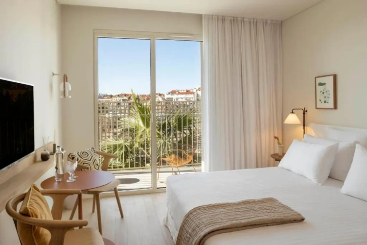 Standard room with balcony