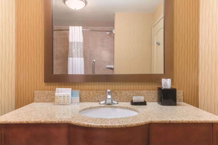 Hampton Inn by Hilton Edmonton South photo 9