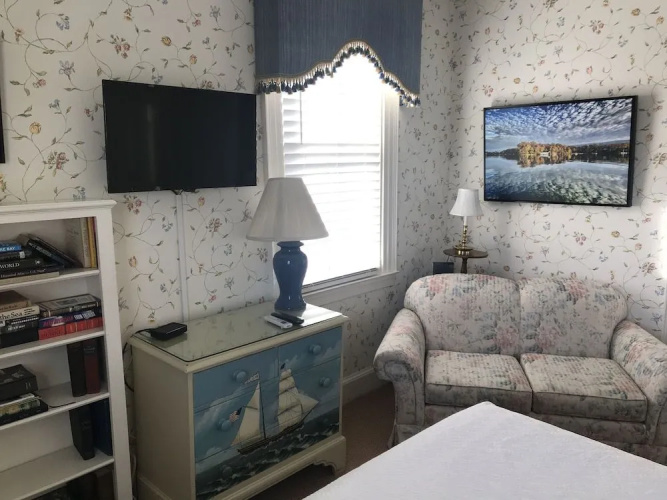 Flag House Inn