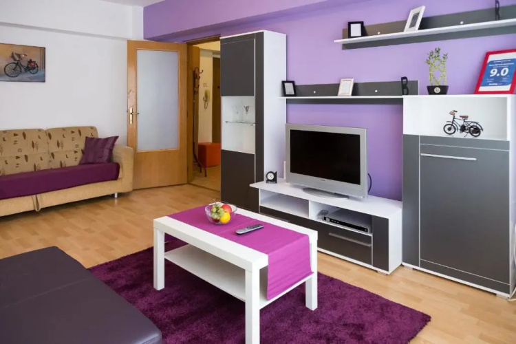 Sunny Old Town Apartments