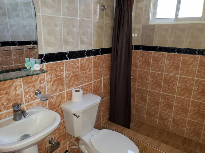 Costambar Beachside Apartment With Pool