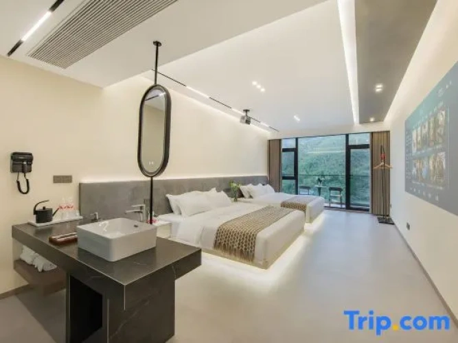 Standard Quadruple Family room