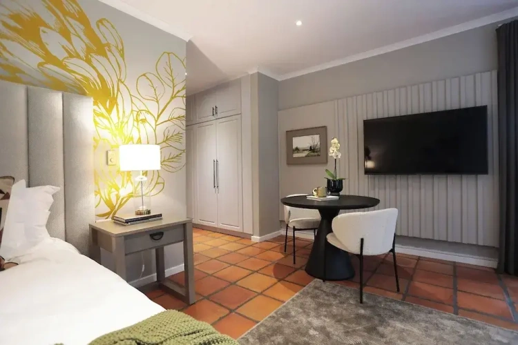 Deluxe Double room with courtyard view