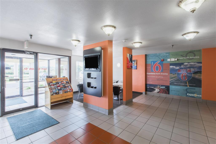 Motel 6 Omaha - Central