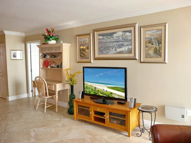 Magical Beachfront Condo With Pool and Ocean Views