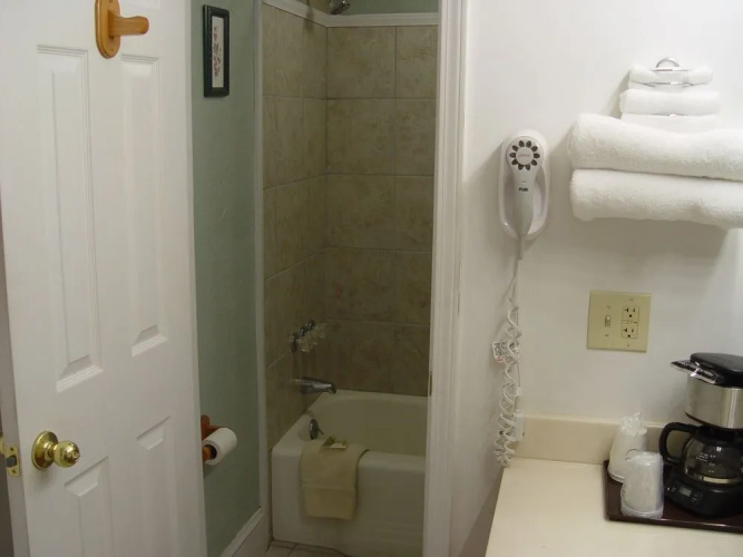 Hearth & Home Inn