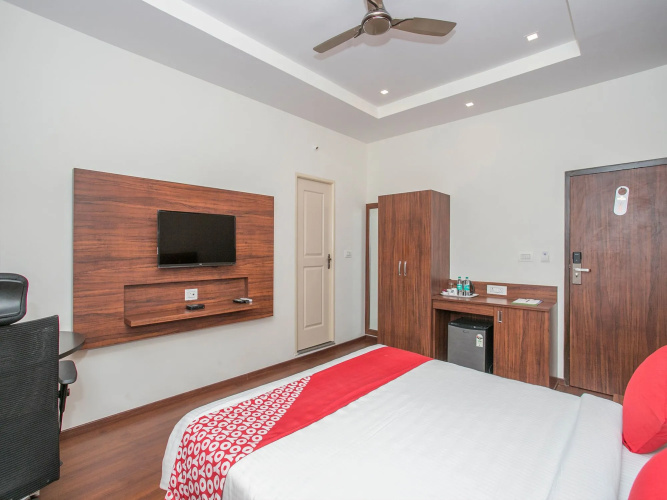 Townhouse OAK Passport Inn