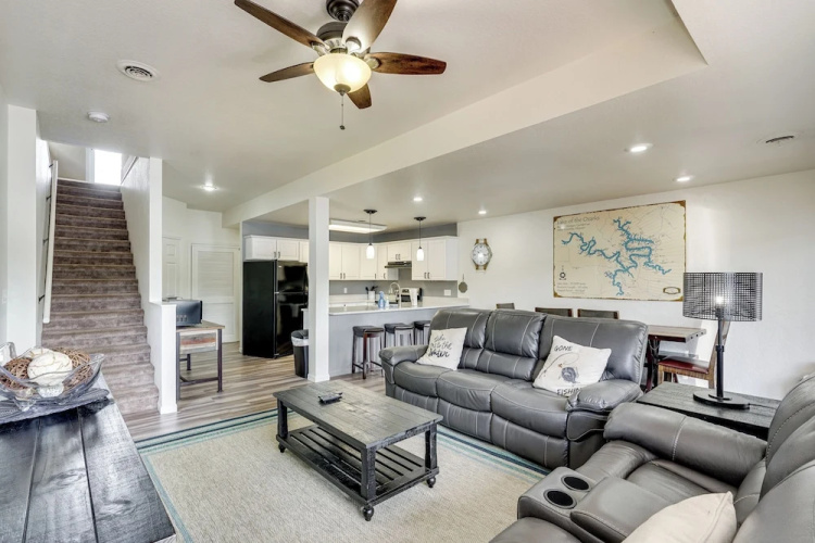 2 Units W/ Boat Dock & Slip Access In Lake Ozark! - Missouri