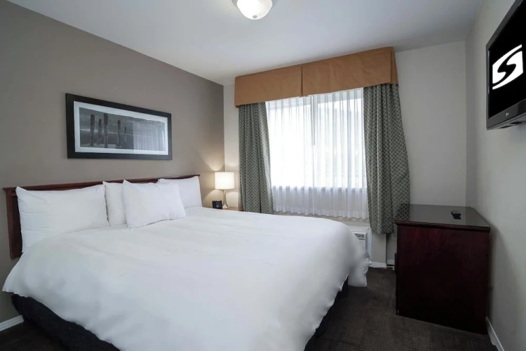 2 Bedrooms Double Suite with balcony