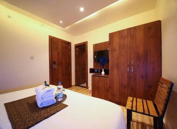 Hotel Aishwarya and Restaurant