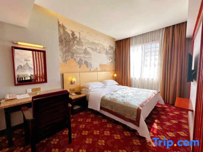 Deluxe Suite