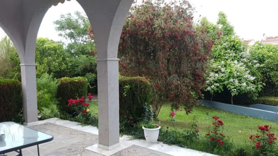House with Garden