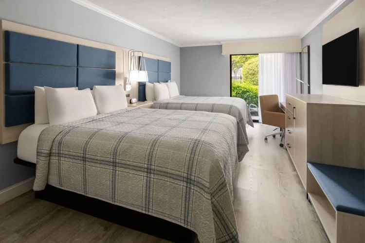 Deluxe Quadruple room