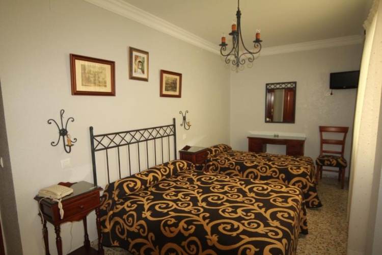 Standard Triple room