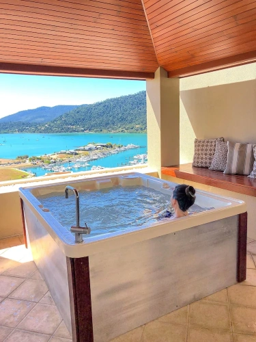 1 Bedroom Apartment with harbour view