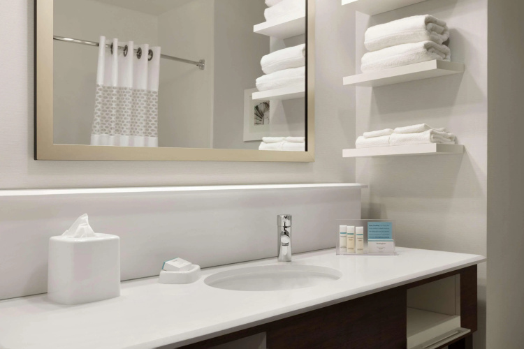 Hampton Inn Long Island - Brookhaven photo 10