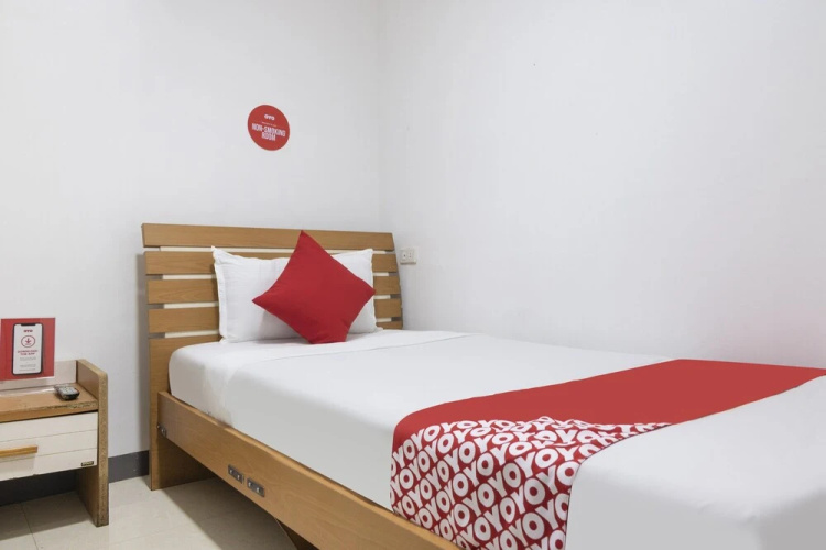 OYO 416 Lucky Hotel