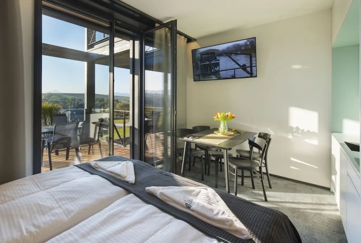 Standard Quadruple Family room with mountain view