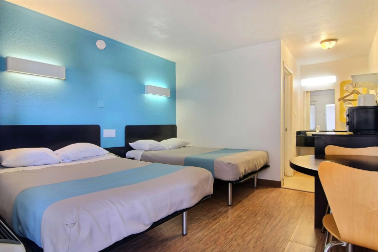 Motel 6 Carlsbad, NM