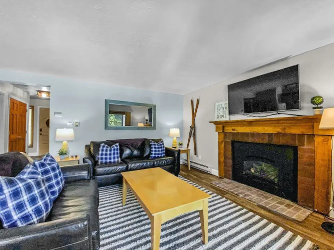 Inner Circle #6 (Condo with Pool & Hot Tub)